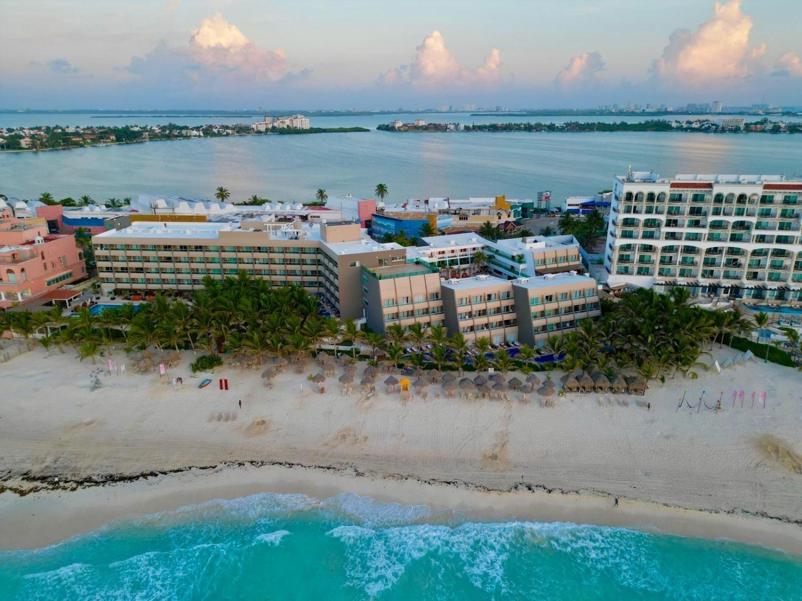 Flamingo Cancun All Inclusive Exterior photo